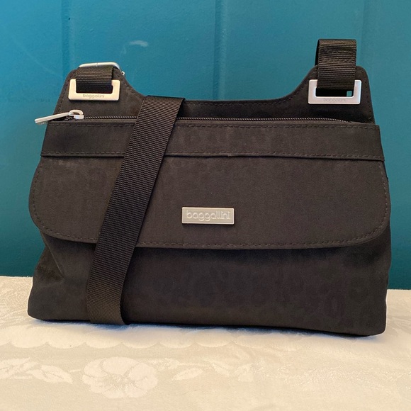 Baggallini Cross Body Bag Small Black Fabric - Picture 1 of 16